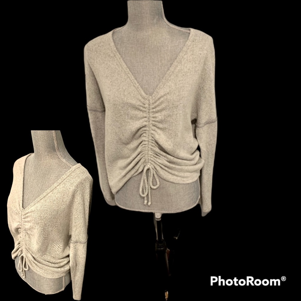 Fabulous Caren Forbes light gray top see details Sz S